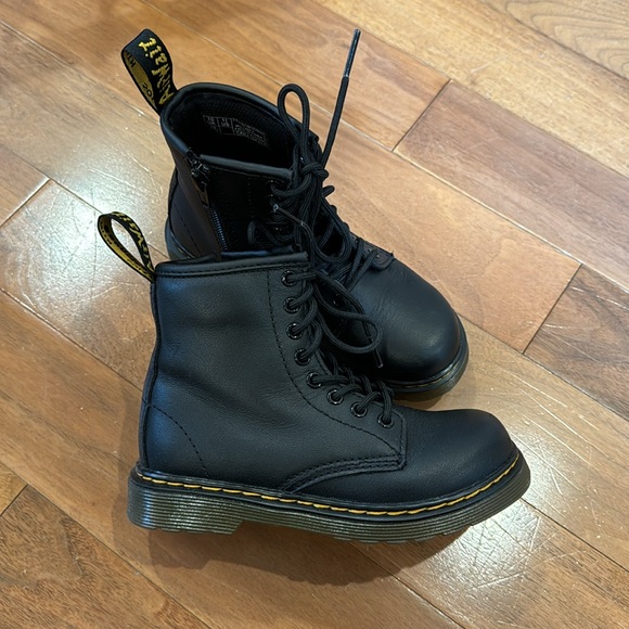 Dr. Martens 1460 Junior Size 11 Combat Boots - Picture 3 of 9
